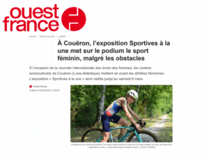 Séverine Guérif, championne du monde de duathlon, mise à l’honneur dans l’exposition “Sportives à la une” à Couëron pour la Journée internationale des droits des femmes, mars 2025.